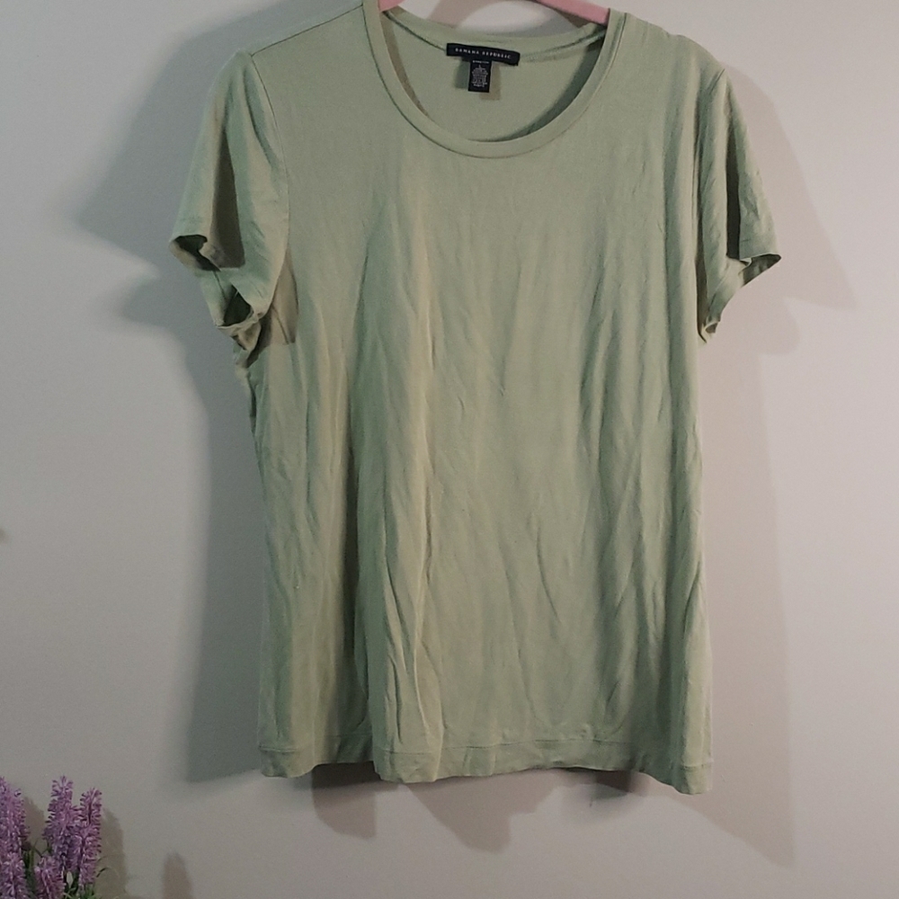 L green Banana Republic soft tshirt
